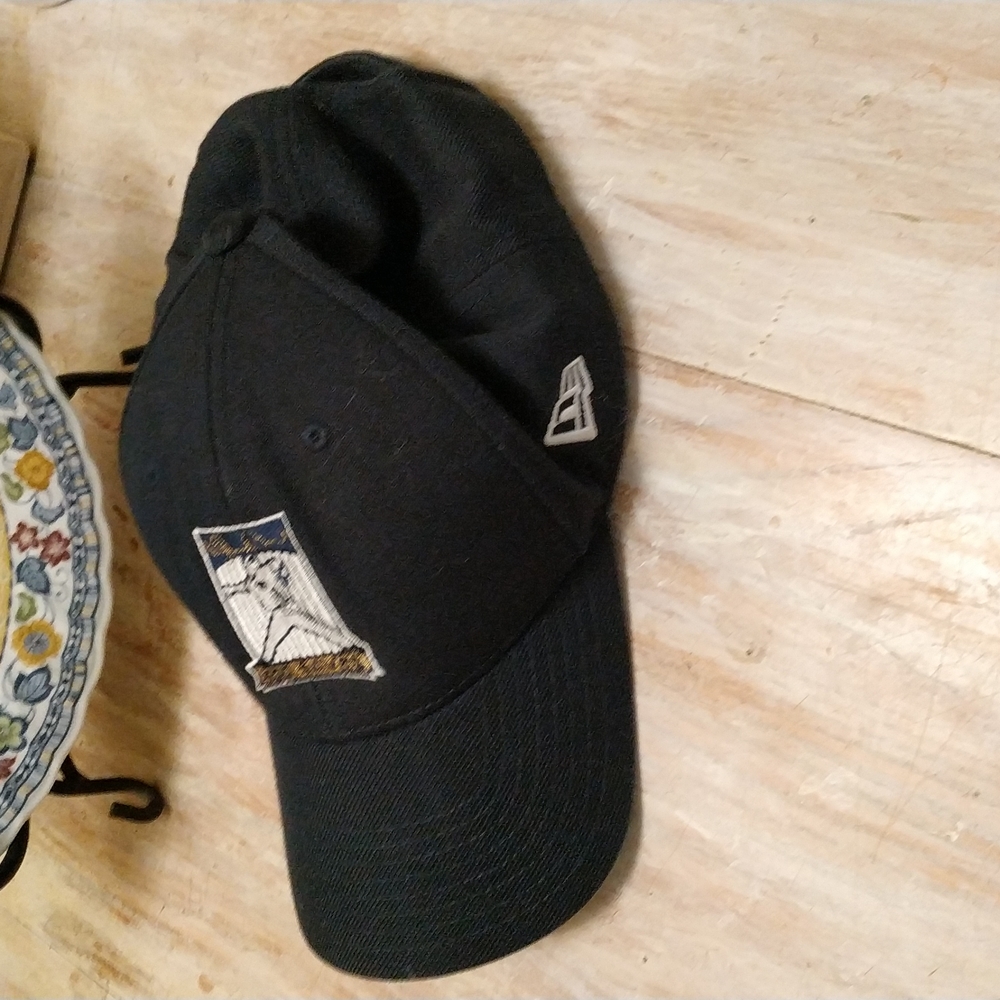 Baseball cap - Picture 4 of 6
